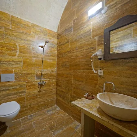 Tibet Stone House * 内夫谢希尔
